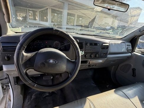 Used 2007 Ford F350 XL image 6