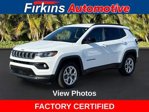Used 2025 Jeep Compass Latitude AWD/4WD image 1