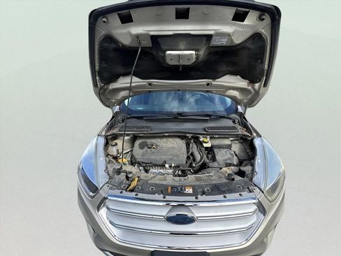 Used 2018 Ford Escape SE image 16