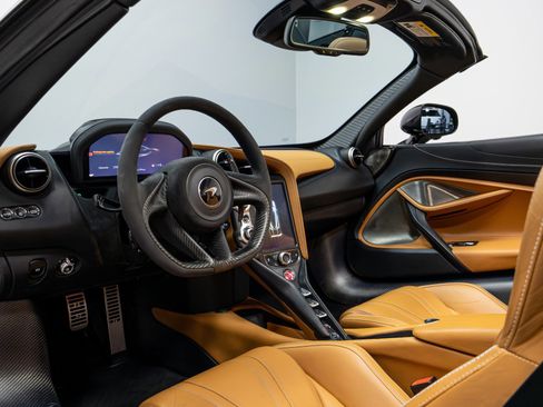 Used 2019 McLaren 720S Luxury RWD image 10