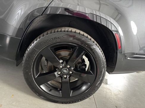 Used 2024 Land Rover Defender 130 V8 image 12