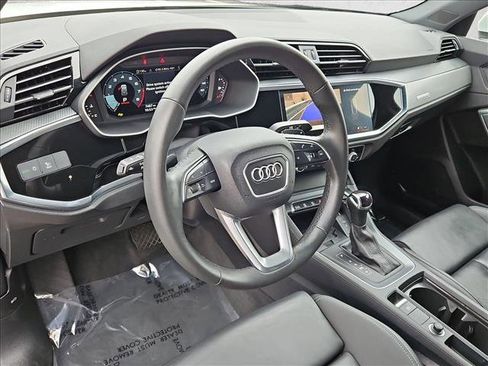 Certified 2025 Audi Q3 2.0T Premium w/ Convenience Package image 10