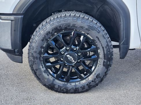 Used 2024 GMC Sierra 2500 Pro w/ Convenience Package AWD/4WD image 10