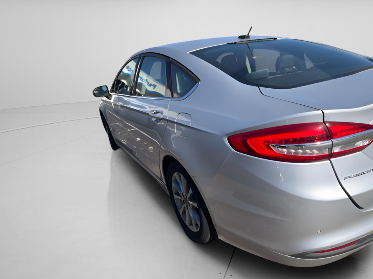 Used 2017 Ford Fusion SE w/ Fusion SE Technology Package FWD image 12