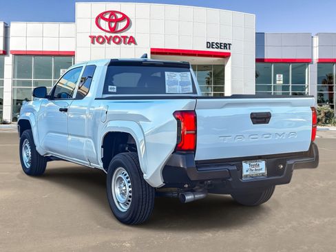 Used 2025 Toyota Tacoma SR image 5