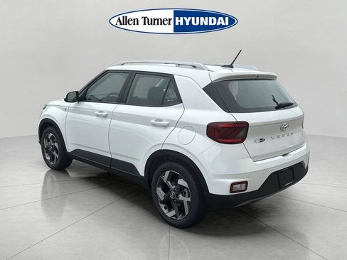 New 2026 Hyundai Venue SEL FWD image 5
