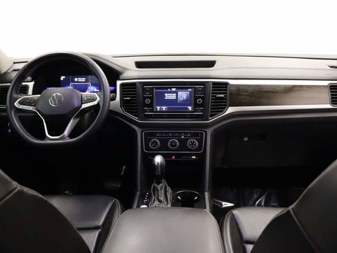 Certified 2022 Volkswagen Atlas SE image 14