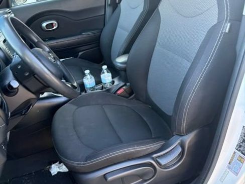 Used 2019 Kia Soul + FWD image 13