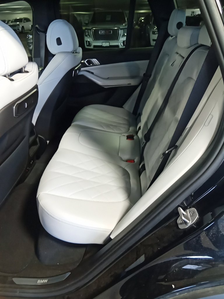 Used 2025 BMW X5 xDrive40i AWD/4WD image 10