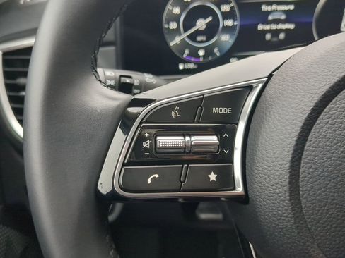 Certified 2025 Kia Seltos EX w/ EX Sunroof Package image 20