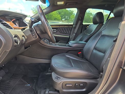 Used 2017 Ford Taurus Limited FWD image 10