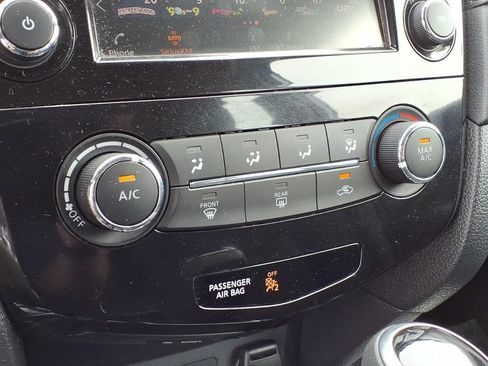 Used 2019 Nissan Rogue S AWD/4WD image 19