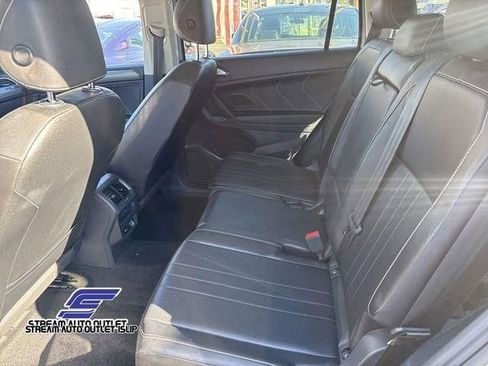 Used 2023 Volkswagen Tiguan SE image 30