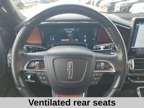Used 2024 Lincoln Navigator Premiere image 16