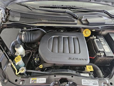 Used 2019 Dodge Grand Caravan SXT image 34