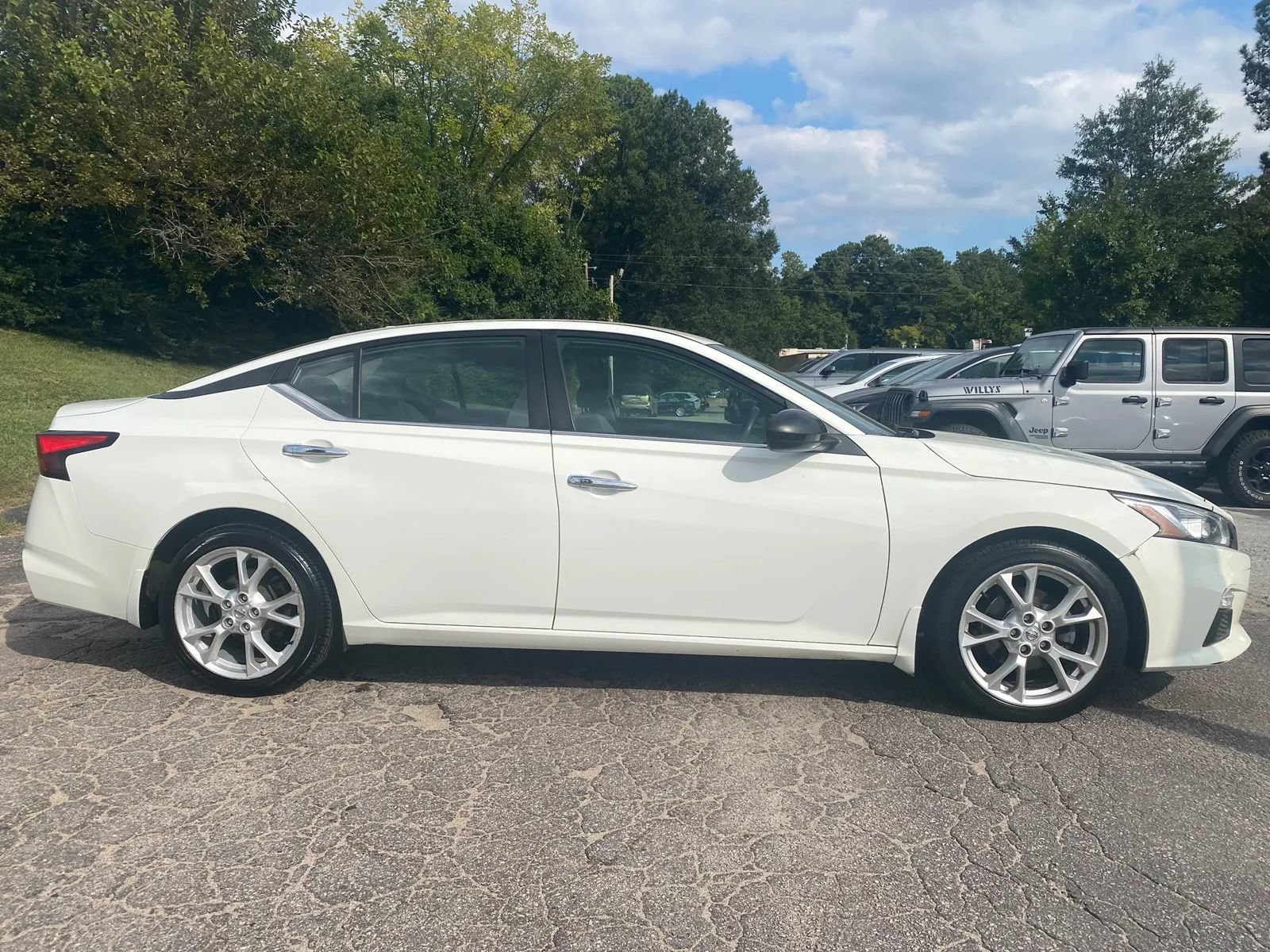 Used 2019 Nissan Altima 2.5 S FWD image 3