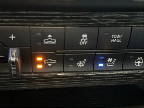 Used 2014 RAM 1500 Limited image 31