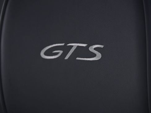 Used 2026 Porsche Macan GTS image 31