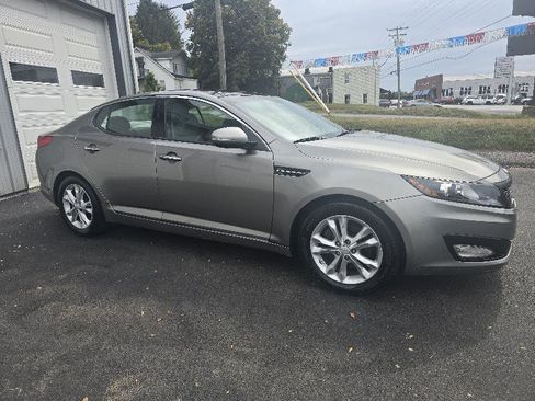 Used 2013 Kia Optima EX w/ Premium Pkg image 3