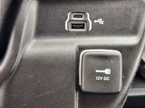 Used 2025 RAM ProMaster 2500 w/ Convenience Group FWD image 22