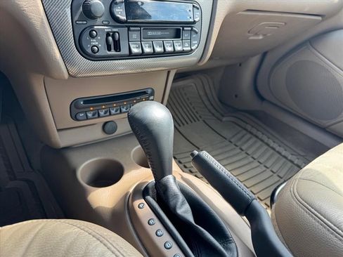 Used 2004 Chrysler Sebring LXi FWD image 20
