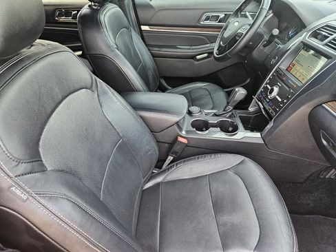 Used 2019 Ford Explorer Limited w/ Ford Safe & Smart Package AWD/4WD image 14