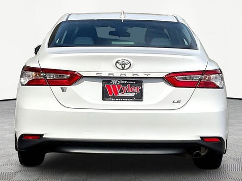 Used 2019 Toyota Camry LE FWD image 5