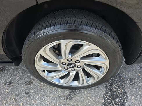 Used 2024 Lincoln Navigator Reserve image 36