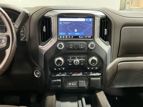 Used 2022 GMC Sierra 1500 SLT w/ SLT Premium Plus Package AWD/4WD image 7
