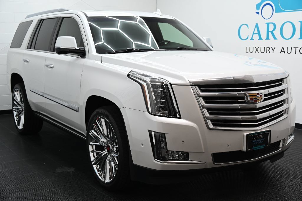 Used 2018 Cadillac Escalade Platinum AWD/4WD image 2