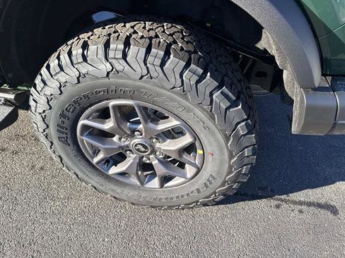 New 2025 Ford Bronco Badlands image 4