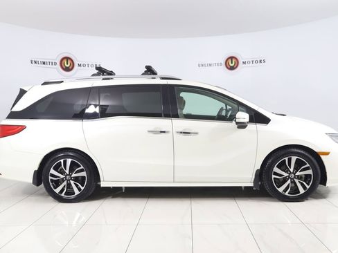 Used 2019 Honda Odyssey Elite image 2