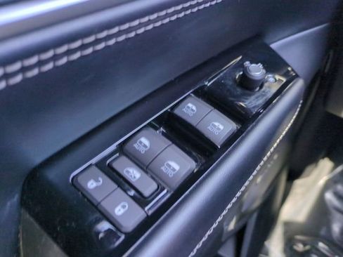 Used 2022 Jeep Wagoneer Series II RWD image 29