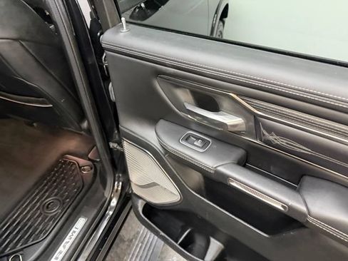 Used 2020 RAM 1500 Limited w/ Black Appearance Package AWD/4WD image 38