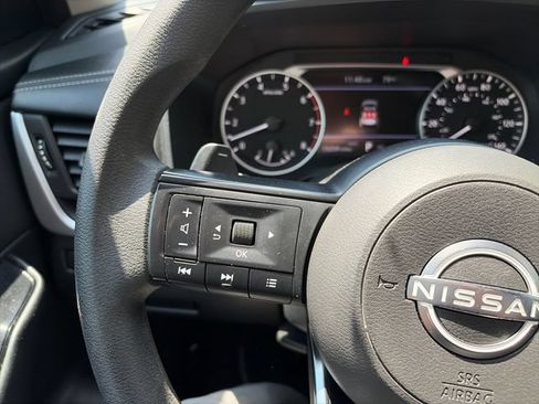 Used 2024 Nissan Rogue S AWD/4WD image 19