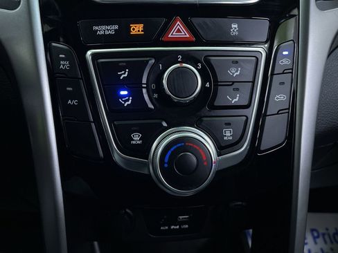 Used 2017 Hyundai Elantra GT image 23