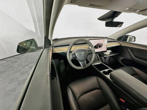 Used 2023 Tesla Model Y Long Range AWD/4WD image 17