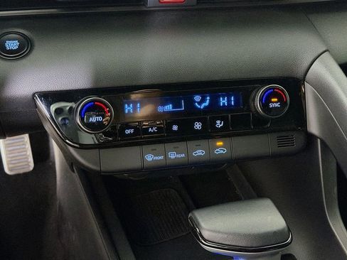 Used 2025 Hyundai Elantra Sport image 18