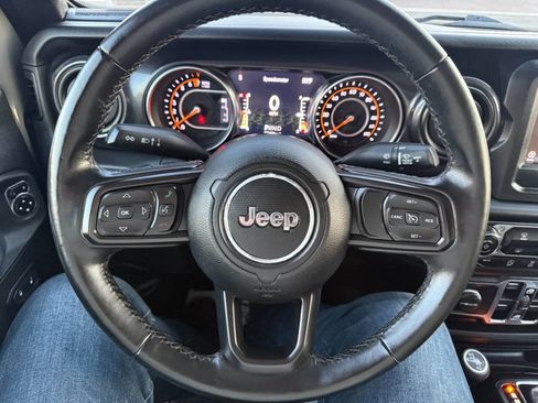 Used 2020 Jeep Gladiator Sport image 17