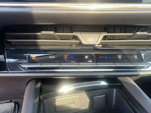 New 2026 Buick Envision Avenir AWD/4WD image 16