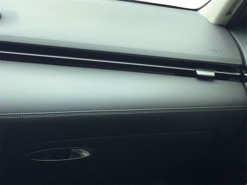 Used 2023 Genesis GV70 2.5T w/ Advanced Package image 19