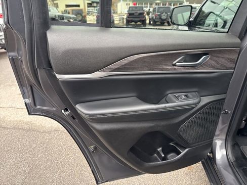 Certified 2024 Jeep Grand Cherokee Limited image 26