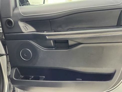 Used 2024 Ford Expedition XLT RWD image 24