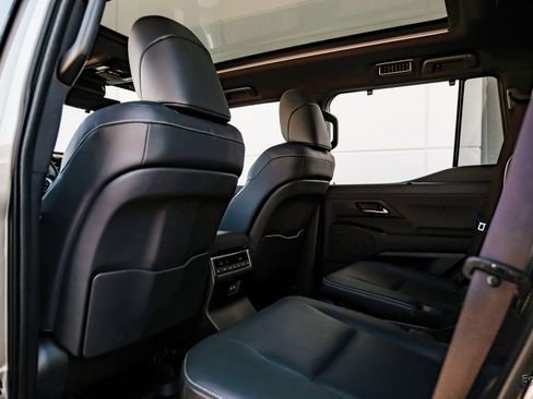 Used 2025 Lexus GX 550 550 Luxury+ HUD Traffic LIFTED w/ Accessory Package (2T) image 83