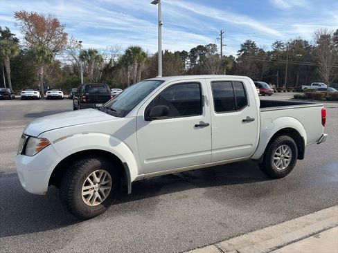 Used 2017 Nissan Frontier SV w/ SV Value Truck Package image 1