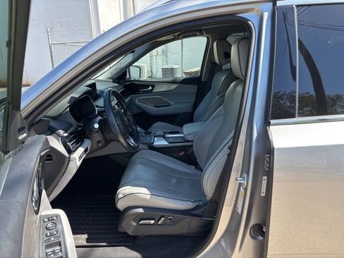 Used 2023 Acura MDX SH-AWD w/ Advance Package image 3