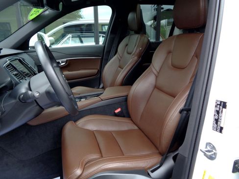 Used 2022 Volvo XC90 T6 Inscription image 9