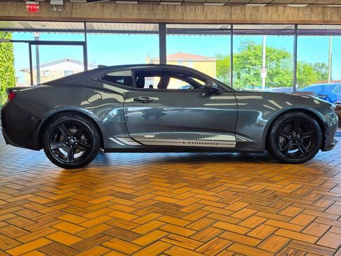 Used 2017 Chevrolet Camaro LT RWD image 7