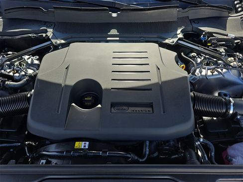 New 2026 Land Rover Discovery Limited Edition image 33