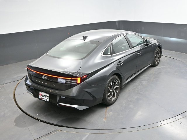 Used 2025 Hyundai Sonata SEL FWD image 32